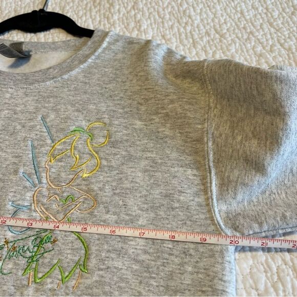 ✨ Gildan Gray Tinkerbell Embroidered Crewneck Sweatshirt Small - Picture 8 of 9